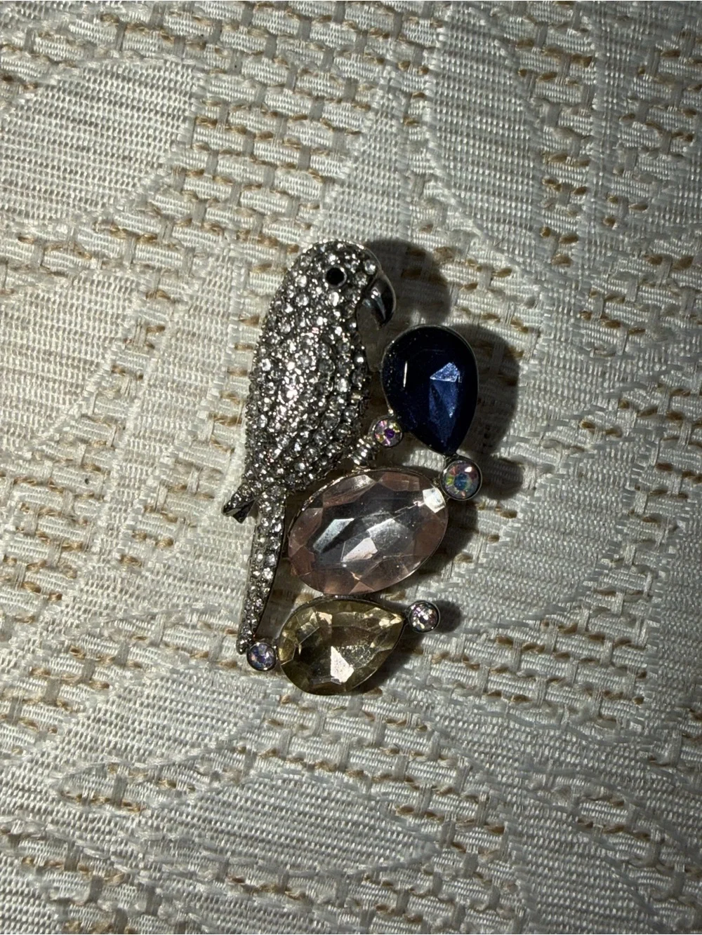 Vintage Crystal Parrot Decorative Brooch - Silver with Blue, Pink, Olive Gems